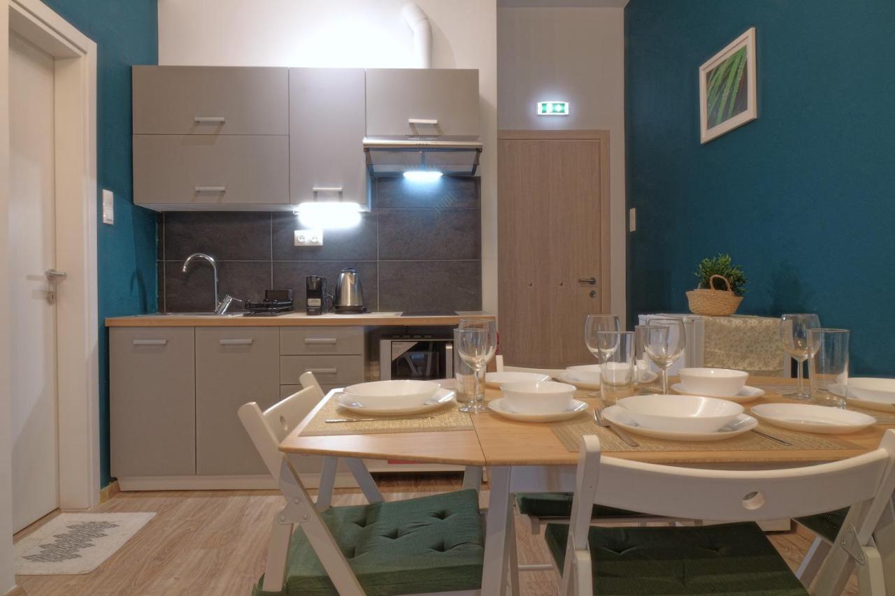 You & Me Cozy Apartments By Zain Athens Exterior photo